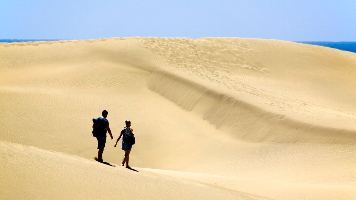 Turisté škodí sexem písečným dunám na Kanárech